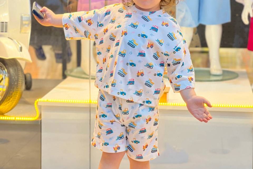 بهترین پارچه برای لباس کودک در ست تیشرت شلوارک بچگانه